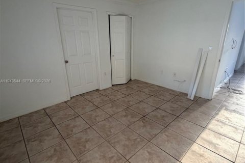 House in Homestead, Florida 3 bedrooms, 108.79 sq.m. № 2000791 - photo 13
