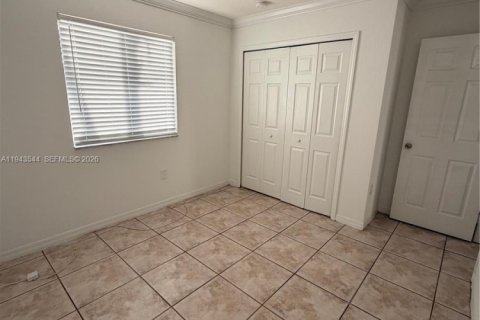 House in Homestead, Florida 3 bedrooms, 108.79 sq.m. № 2000791 - photo 18