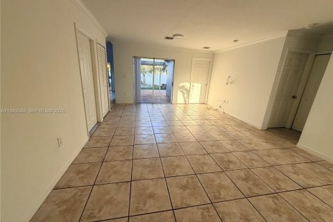 House in Homestead, Florida 3 bedrooms, 108.79 sq.m. № 2000791 - photo 14