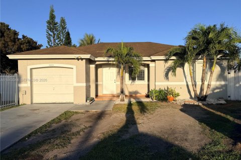 House in Homestead, Florida 3 bedrooms, 108.79 sq.m. № 2000791 - photo 4