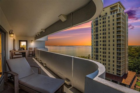 Condominio en alquiler en Tampa, Florida, 3 dormitorios, 154.59 m2 № 1786067 - foto 2