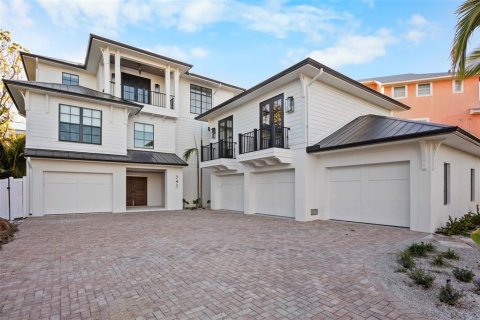 Villa ou maison à vendre à Anna Maria, Floride: 8 chambres, 445 m2 № 1548034 - photo 1