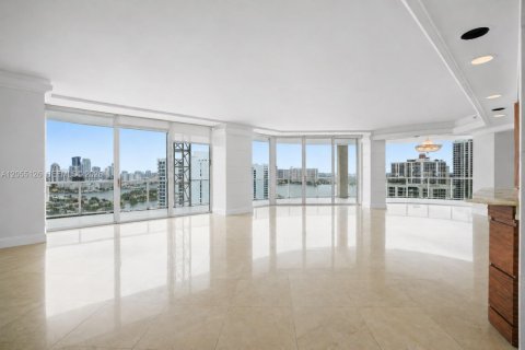 Copropriété à louer à Aventura, Floride: 3 chambres, 318.28 m2 № 2244994 - photo 2
