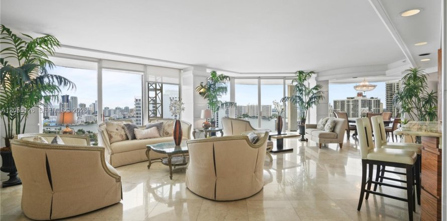 Condo à Aventura, Floride, 3 chambres  № 2244994