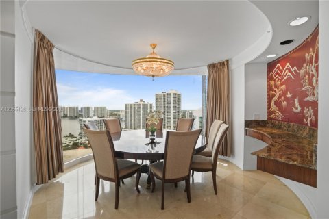Copropriété à louer à Aventura, Floride: 3 chambres, 318.28 m2 № 2244994 - photo 5