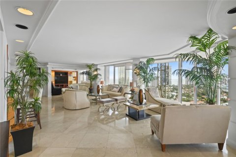 Copropriété à louer à Aventura, Floride: 3 chambres, 318.28 m2 № 2244994 - photo 3