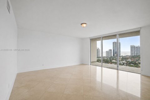 Copropriété à louer à Aventura, Floride: 3 chambres, 318.28 m2 № 2244994 - photo 23
