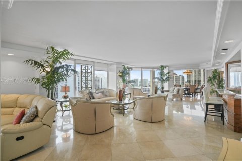 Copropriété à louer à Aventura, Floride: 3 chambres, 318.28 m2 № 2244994 - photo 14