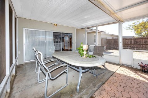 House in Palm Harbor, Florida 3 bedrooms, 128.39 sq.m. № 1817443 - photo 23