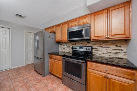 House in Palm Harbor, Florida 3 bedrooms, 128.39 sq.m. № 1817443 - photo 5