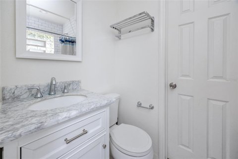 House in Palm Harbor, Florida 3 bedrooms, 128.39 sq.m. № 1817443 - photo 13