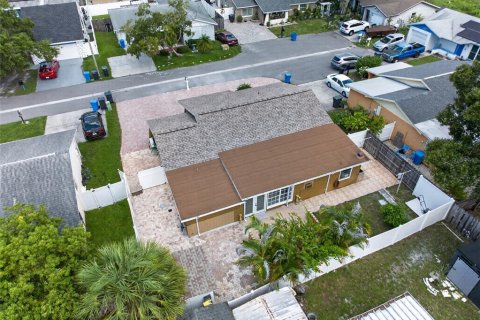 Villa ou maison à vendre à Tampa, Floride: 4 chambres, 189.52 m2 № 2220514 - photo 3