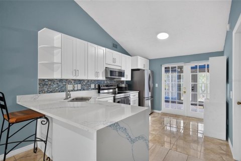 Villa ou maison à vendre à Tampa, Floride: 4 chambres, 189.52 m2 № 2220514 - photo 7