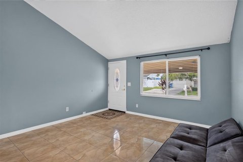 Villa ou maison à vendre à Tampa, Floride: 4 chambres, 189.52 m2 № 2220514 - photo 12