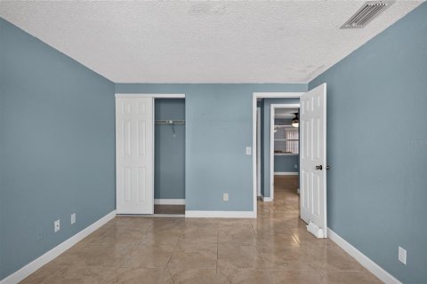 Villa ou maison à vendre à Tampa, Floride: 4 chambres, 189.52 m2 № 2220514 - photo 14