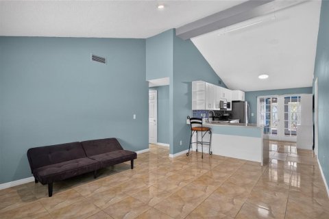 Villa ou maison à vendre à Tampa, Floride: 4 chambres, 189.52 m2 № 2220514 - photo 9