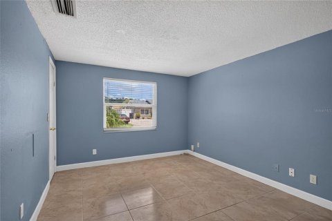Villa ou maison à vendre à Tampa, Floride: 4 chambres, 189.52 m2 № 2220514 - photo 15