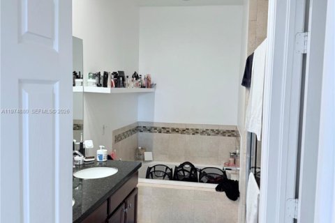 Copropriété à louer à Miramar, Floride: 3 chambres, 185.8 m2 № 2036143 - photo 23