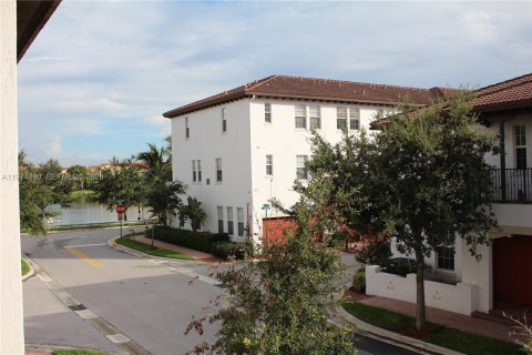 Copropriété à louer à Miramar, Floride: 3 chambres, 185.8 m2 № 2036143 - photo 3