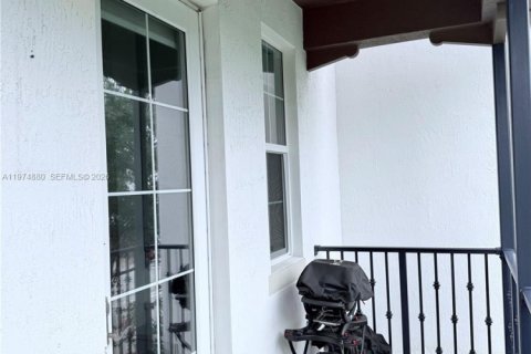 Copropriété à louer à Miramar, Floride: 3 chambres, 185.8 m2 № 2036143 - photo 13