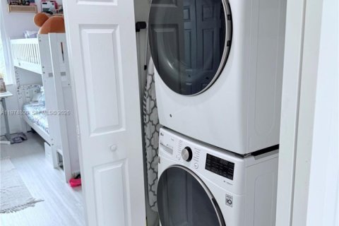 Copropriété à louer à Miramar, Floride: 3 chambres, 185.8 m2 № 2036143 - photo 18