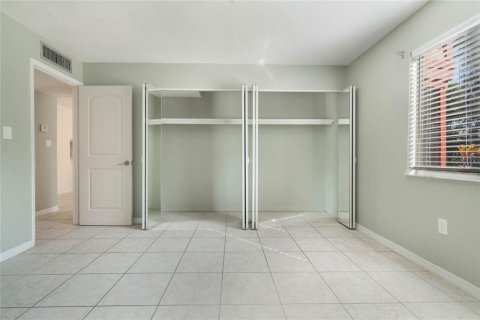 Condo in Orlando, Florida, 2 bedrooms  № 1560527 - photo 17