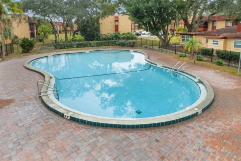 Condo in Orlando, Florida, 2 bedrooms  № 1560527 - photo 28