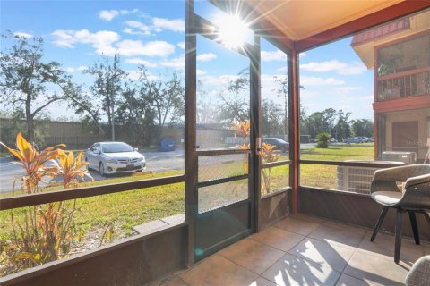 Condo in Orlando, Florida, 2 bedrooms  № 1560527 - photo 23