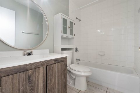 Condo in Orlando, Florida, 2 bedrooms  № 1560527 - photo 22