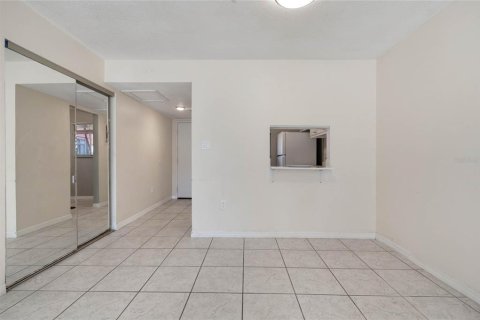 Condo in Orlando, Florida, 2 bedrooms  № 1560527 - photo 7