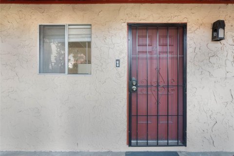 Condo in Orlando, Florida, 2 bedrooms  № 1560527 - photo 5