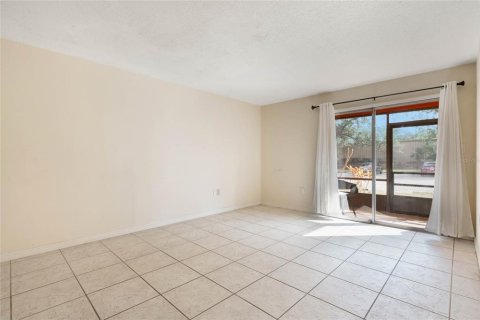 Condo in Orlando, Florida, 2 bedrooms  № 1560527 - photo 10