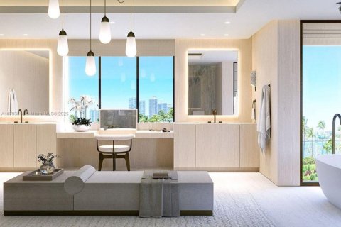 House in Miami Beach, Florida 6 bedrooms, 1019.79 sq.m. № 1594317 - photo 17
