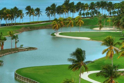 House in Miami Beach, Florida 6 bedrooms, 1019.79 sq.m. № 1594317 - photo 20