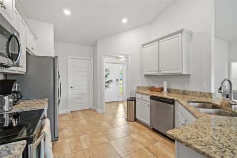 House in Rotonda, Florida 4 bedrooms, 163.69 sq.m. № 2207788 - photo 23