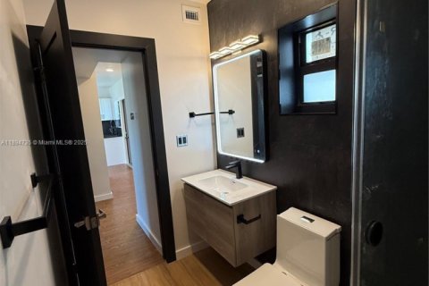 Снять в аренду квартиру в Халландейл-Бич, Флорида 2 спальни, 423.26м2, № 1947188 - фото 16