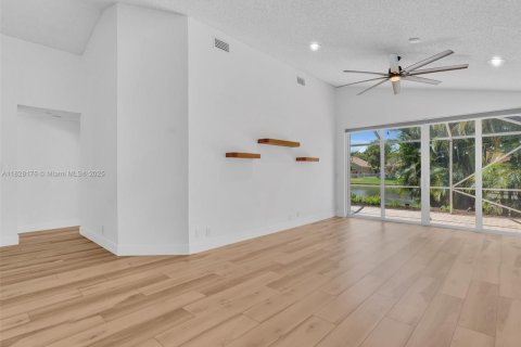 Villa ou maison à vendre à Plantation, Floride: 3 chambres, 156.08 m2 № 1925253 - photo 4