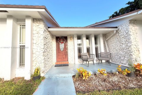Casa en venta en Dania Beach, Florida, 2 dormitorios, 133.78 m2 № 1944453 - foto 1