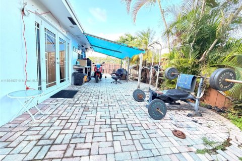 Casa en venta en Dania Beach, Florida, 2 dormitorios, 133.78 m2 № 1944453 - foto 9