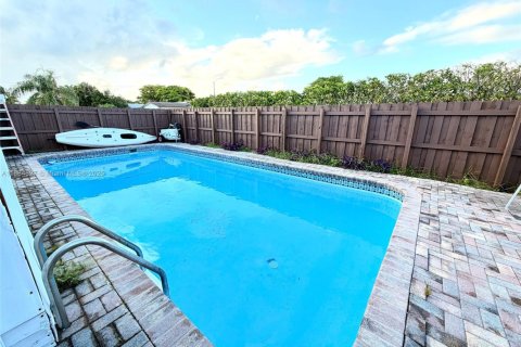 Casa en venta en Dania Beach, Florida, 2 dormitorios, 133.78 m2 № 1944453 - foto 8