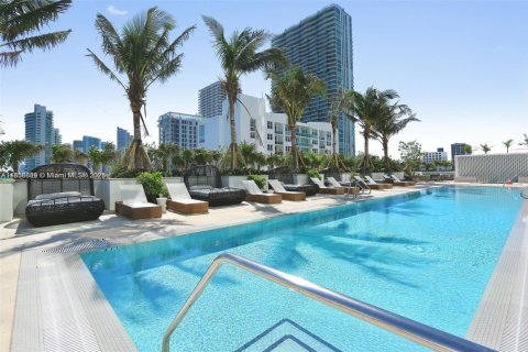 Condominio en venta en Miami, Florida, 1 dormitorio, 87.7 m2 № 1980262 - foto 25