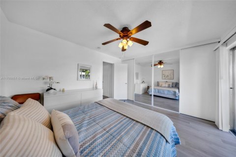 Condo in Miami, Florida, 1 bedroom  № 1696149 - photo 14