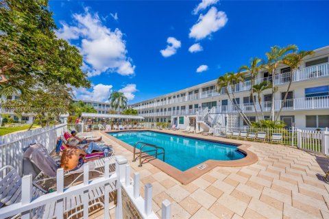Condo in Miami, Florida, 1 bedroom  № 1696149 - photo 28