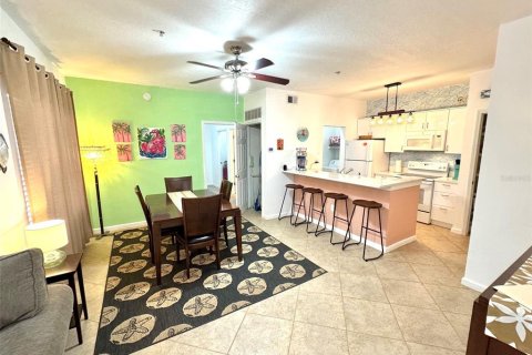 Condo in Seminole, Florida, 2 bedrooms  № 2155997 - photo 7