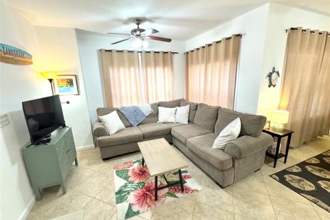 Condo in Seminole, Florida, 2 bedrooms  № 2155997 - photo 6