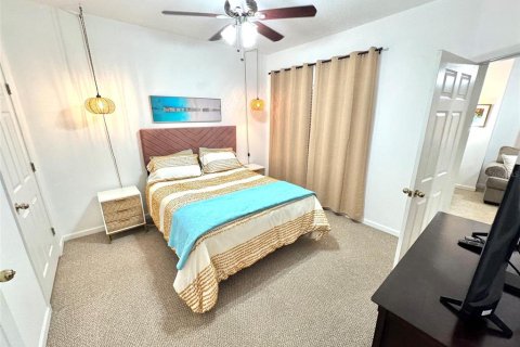 Condo in Seminole, Florida, 2 bedrooms  № 2155997 - photo 19
