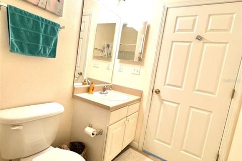Condo in Seminole, Florida, 2 bedrooms  № 2155997 - photo 26