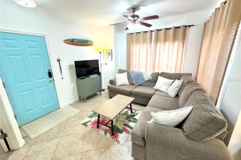 Condo in Seminole, Florida, 2 bedrooms  № 2155997 - photo 11