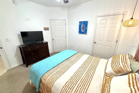Condo in Seminole, Florida, 2 bedrooms  № 2155997 - photo 21