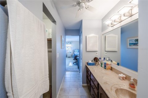 Condo in Venice, Florida, 2 bedrooms  № 1690316 - photo 22